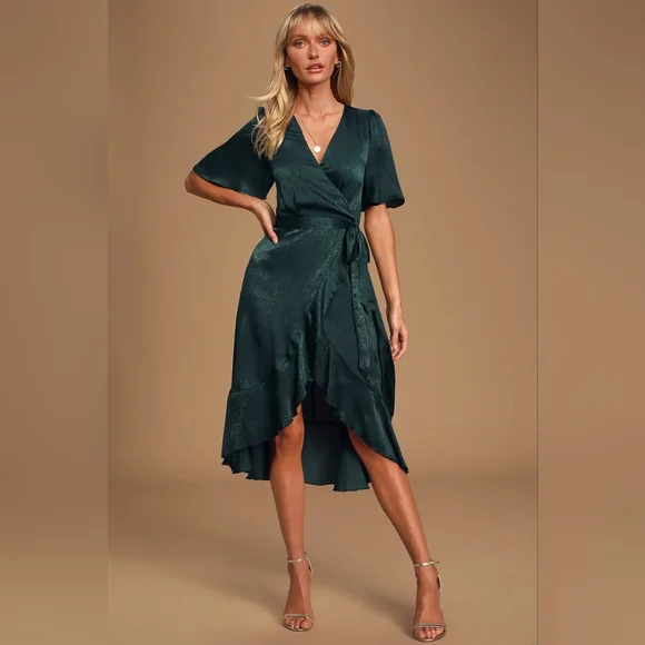 dark green dress lulus Emerald Green Pleated Long Sleeve Maxi Dress | Womens | X-Small (Available in 3X, 2X, M, L) | 100% Polyester | Lulus | Holiday Dresses
